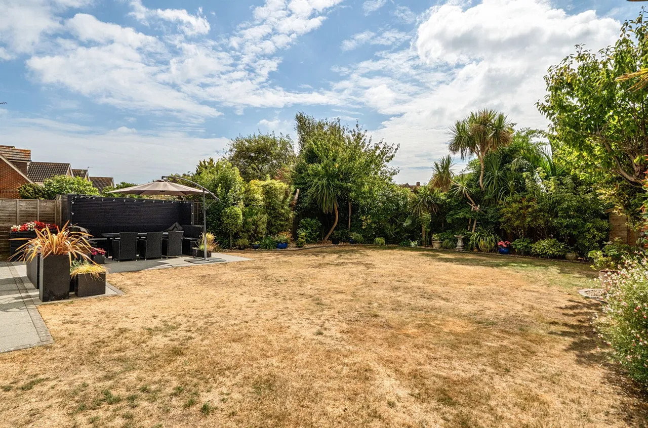 Crossbush Road, Felpham, PO22, photo 30