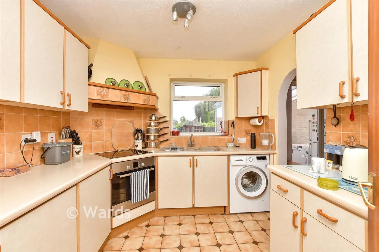Leyton Avenue, Darland, ME7, photo 4