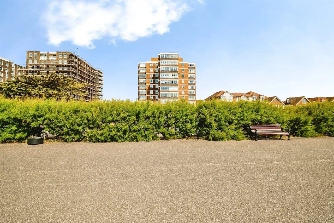 West Parade, Worthing, BN11, photo 2