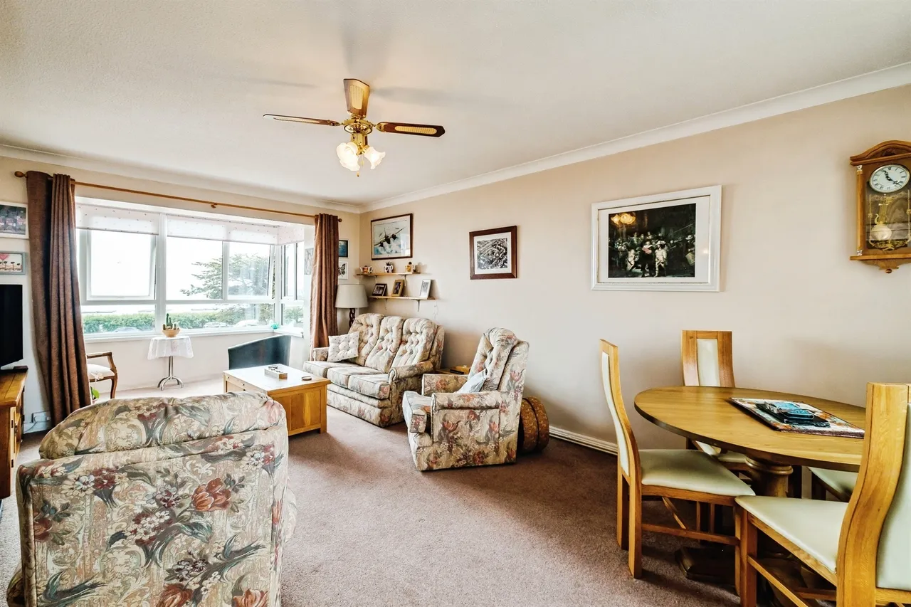 West Parade, Worthing, BN11, photo 8