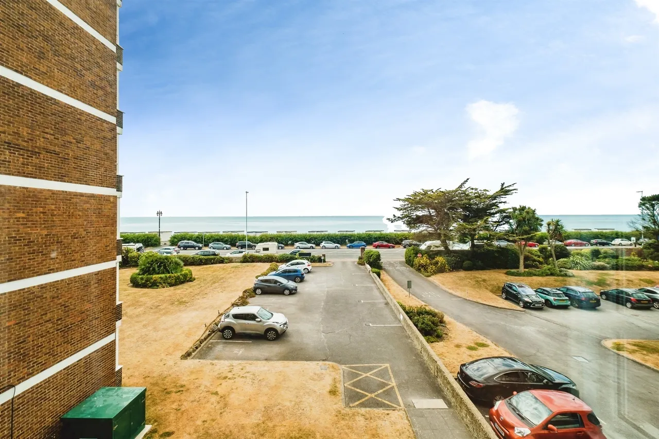 West Parade, Worthing, BN11, photo 15