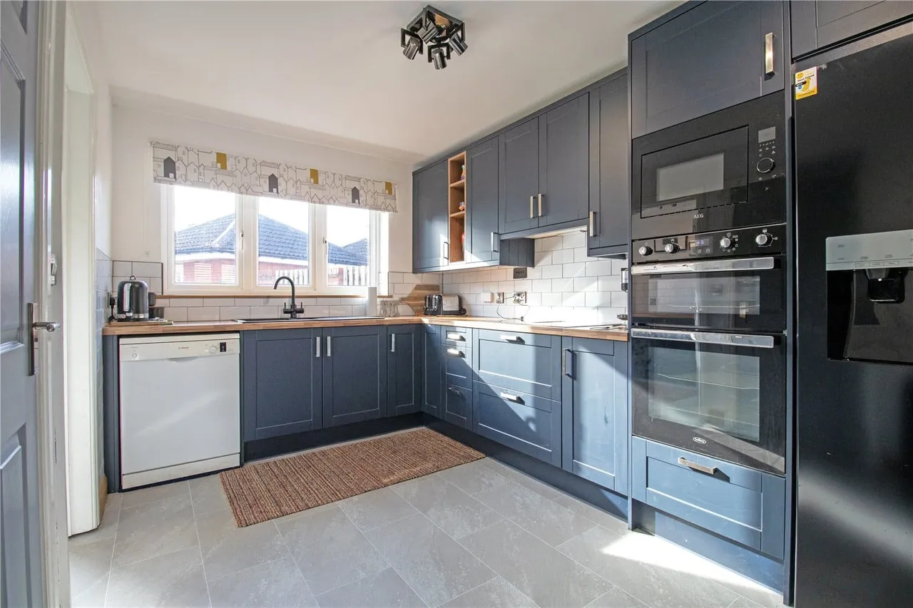 Salisbury Close, Morton, DN21, photo 9