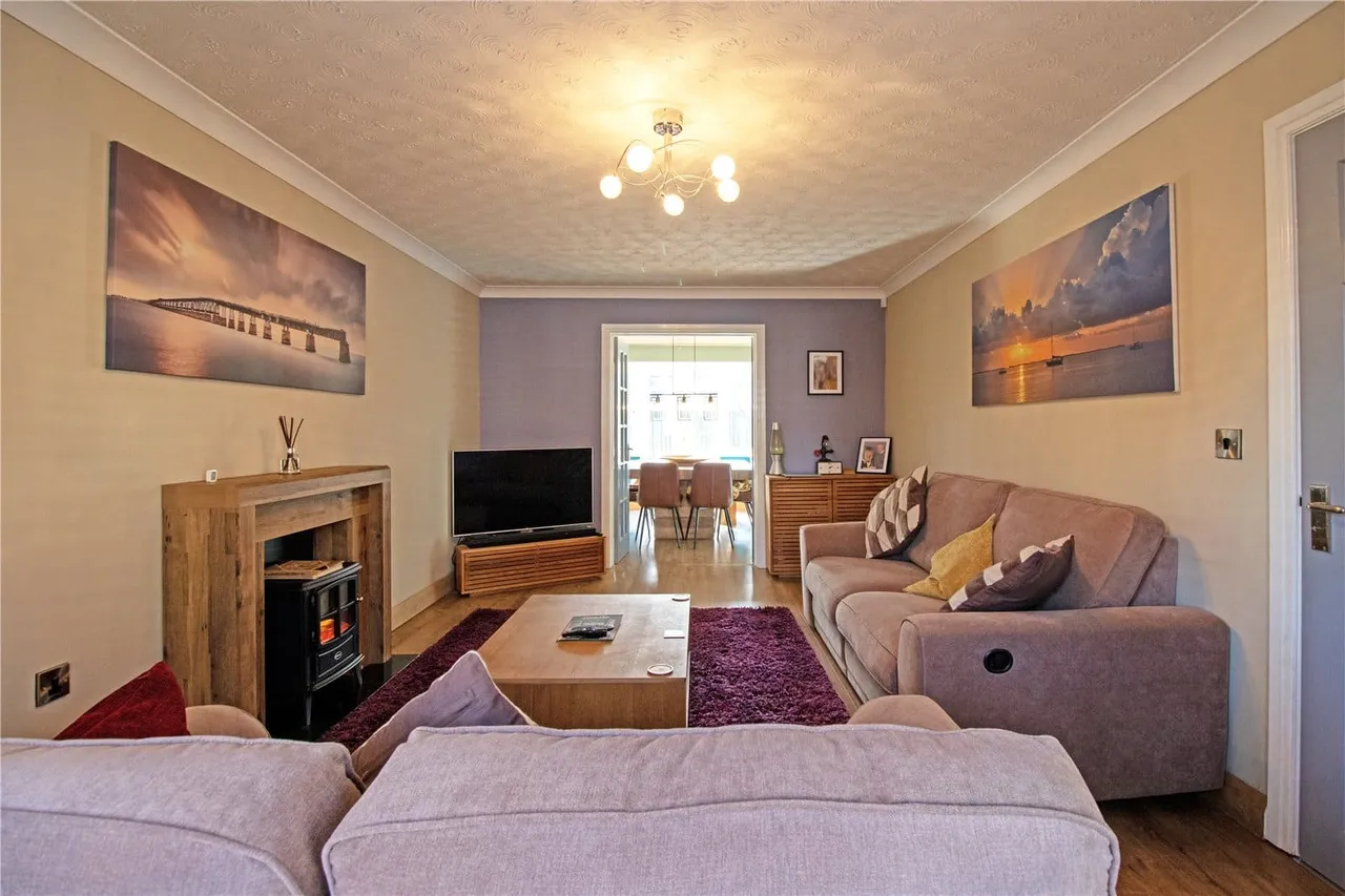 Salisbury Close, Morton, DN21, photo 4