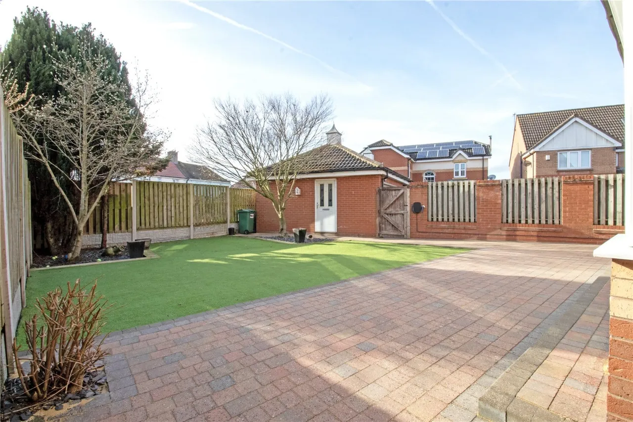 Salisbury Close, Morton, DN21, photo 26