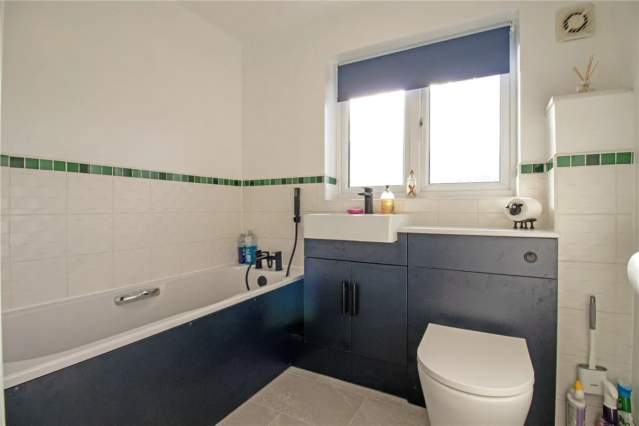 Salisbury Close, Morton, DN21, photo 21
