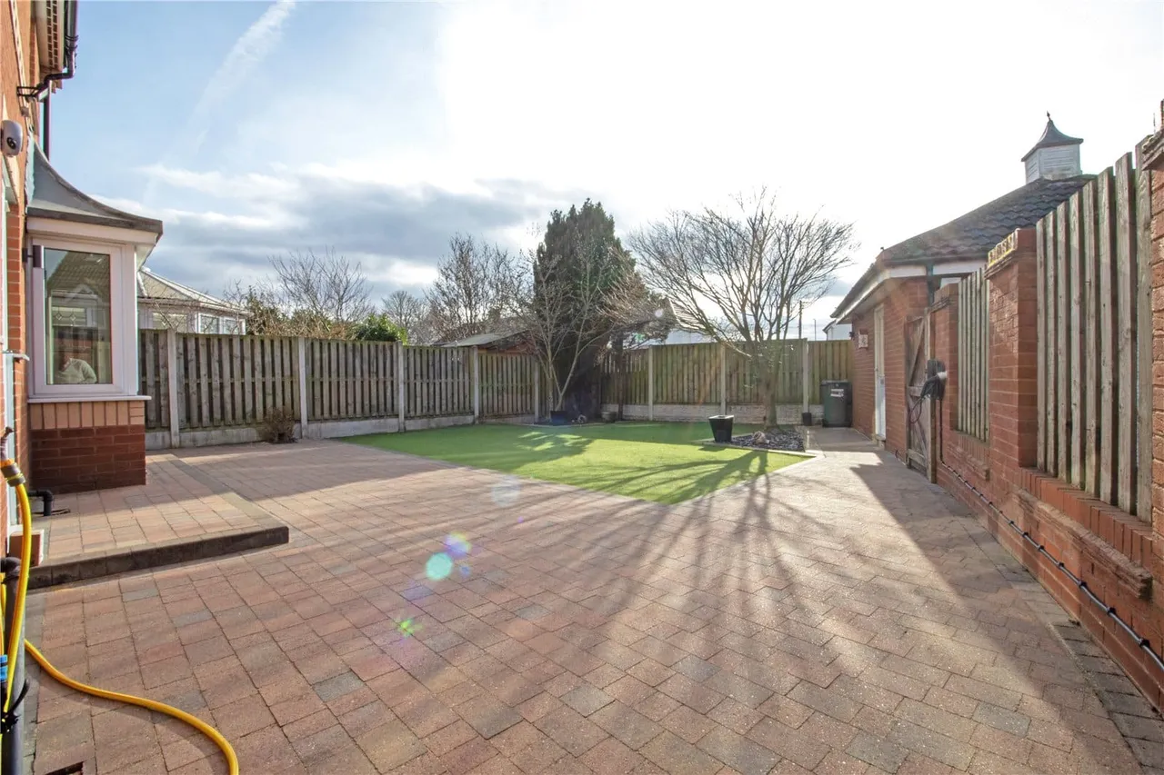 Salisbury Close, Morton, DN21, photo 28