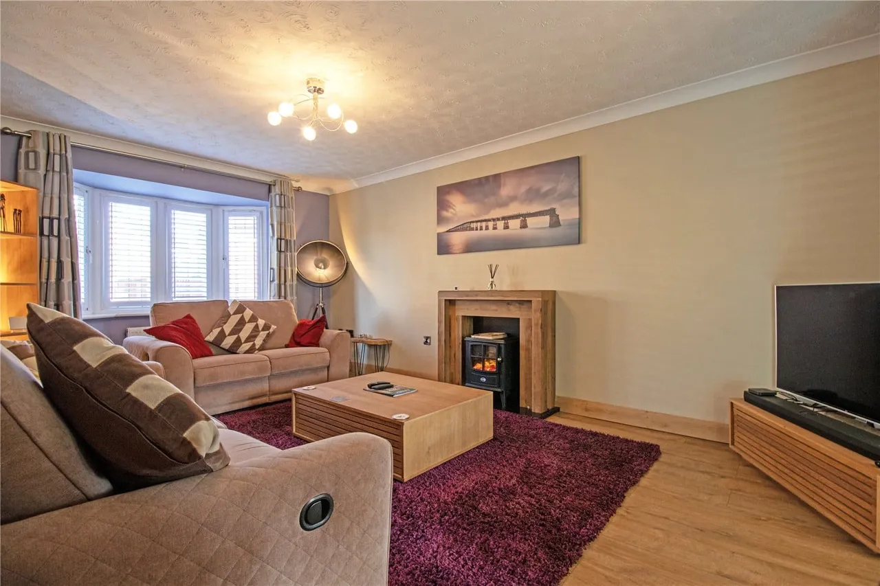 Salisbury Close, Morton, DN21, photo 2