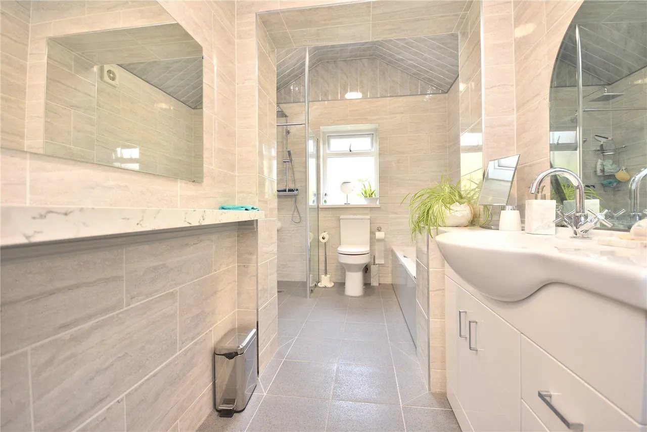 Farnham Croft, Leeds, LS14, photo 14