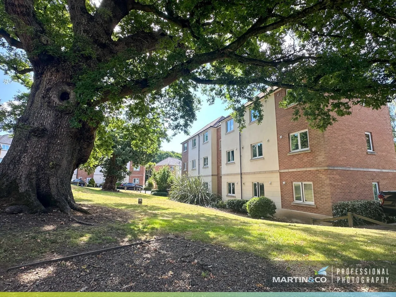 2 bed flat for sale, Whitworth House, Golden Mile View, NP20