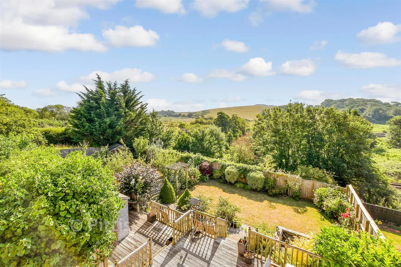 New Road, Brading, PO36, photo 12
