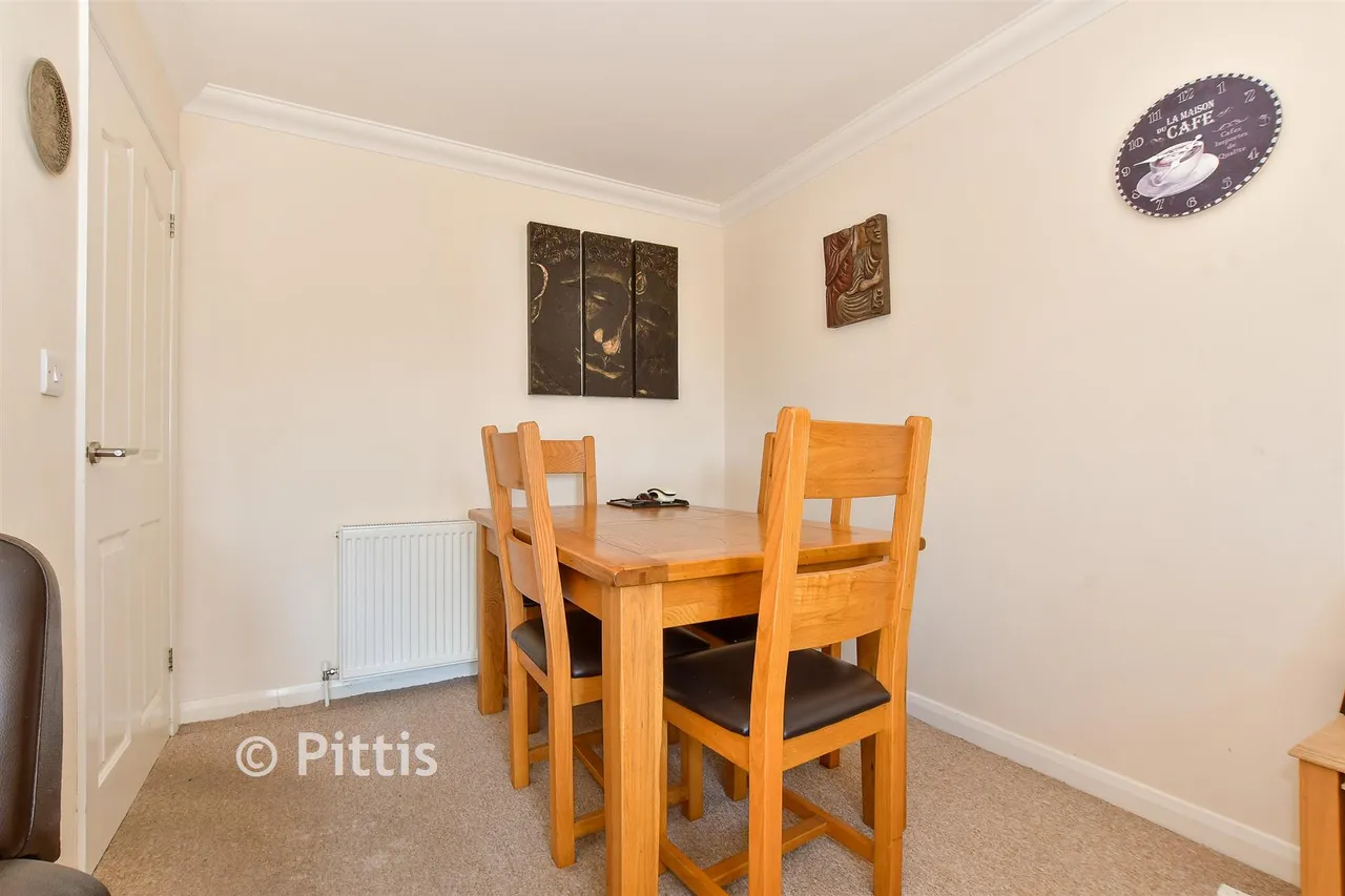 New Road, Brading, PO36, photo 4