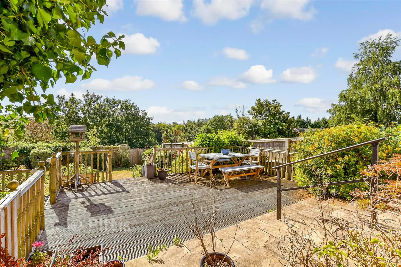 New Road, Brading, PO36, photo 14