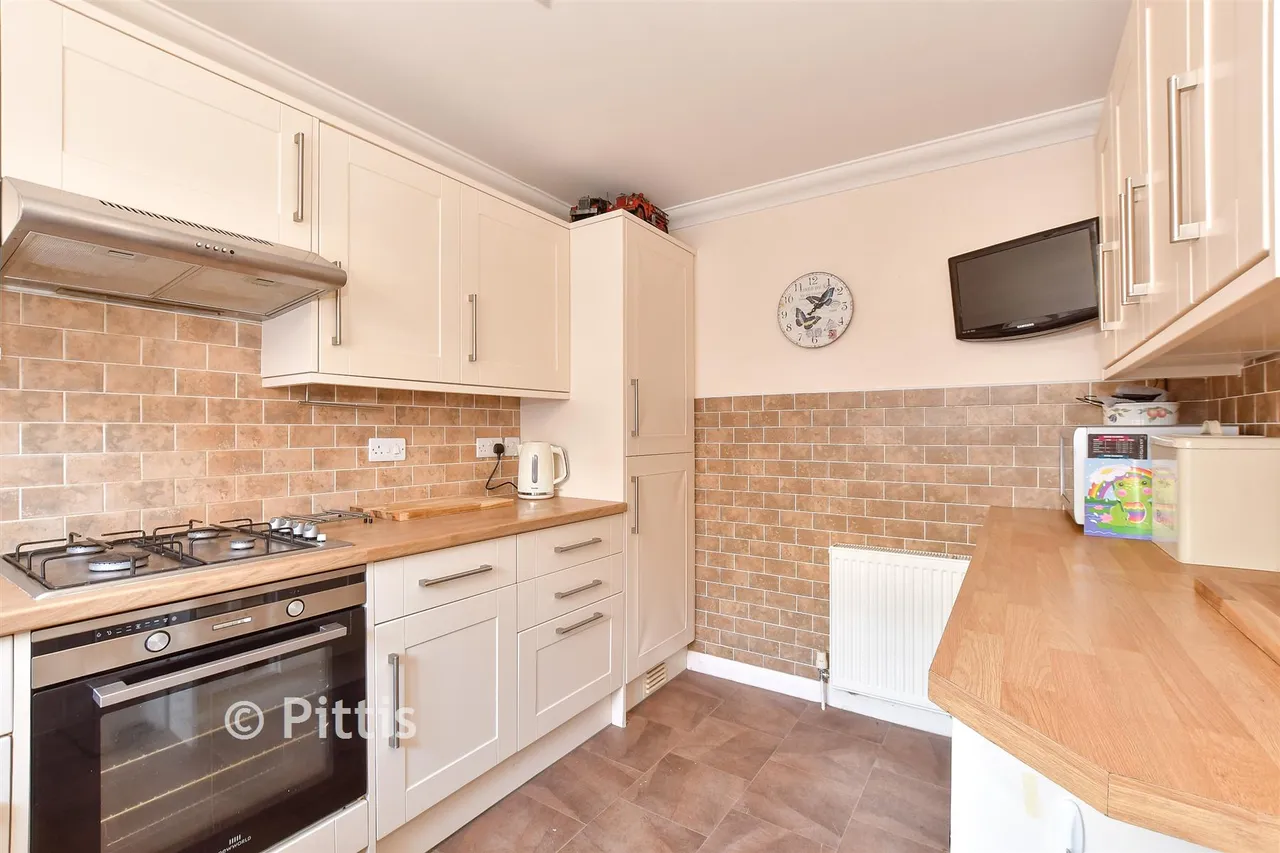 New Road, Brading, PO36, photo 6