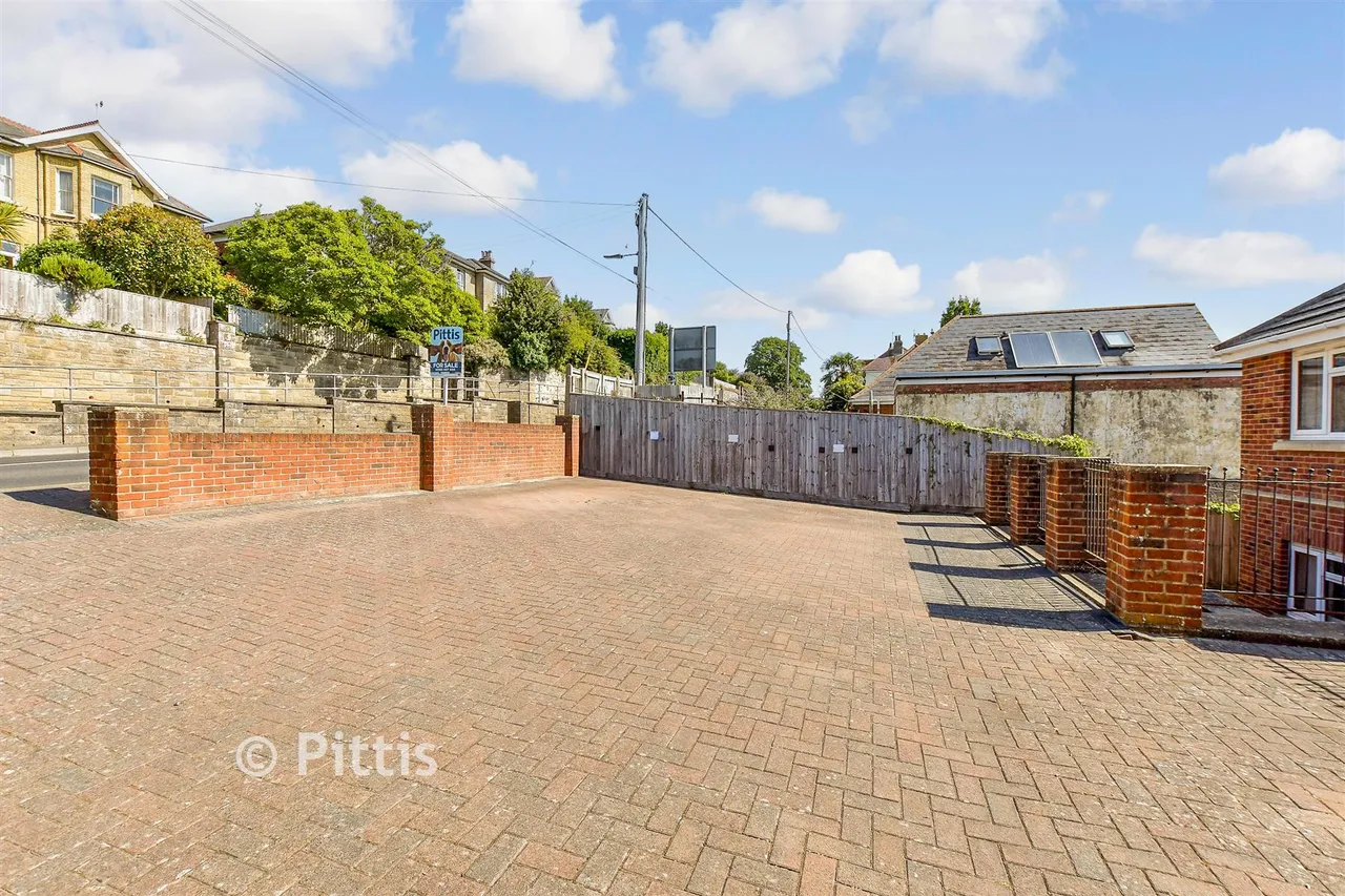 New Road, Brading, PO36, photo 13