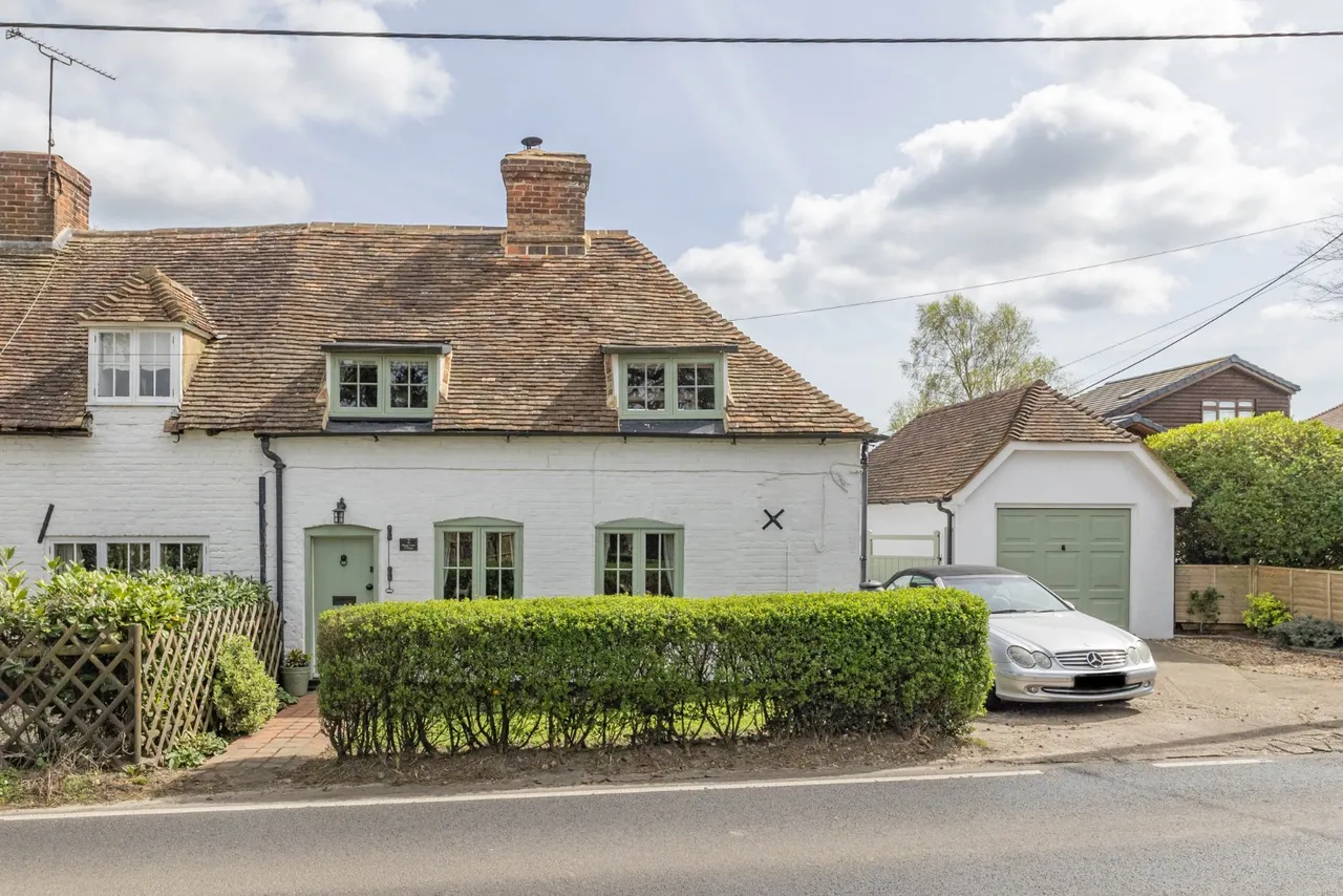2 bed house for sale, Stone Street, Petham, CT4