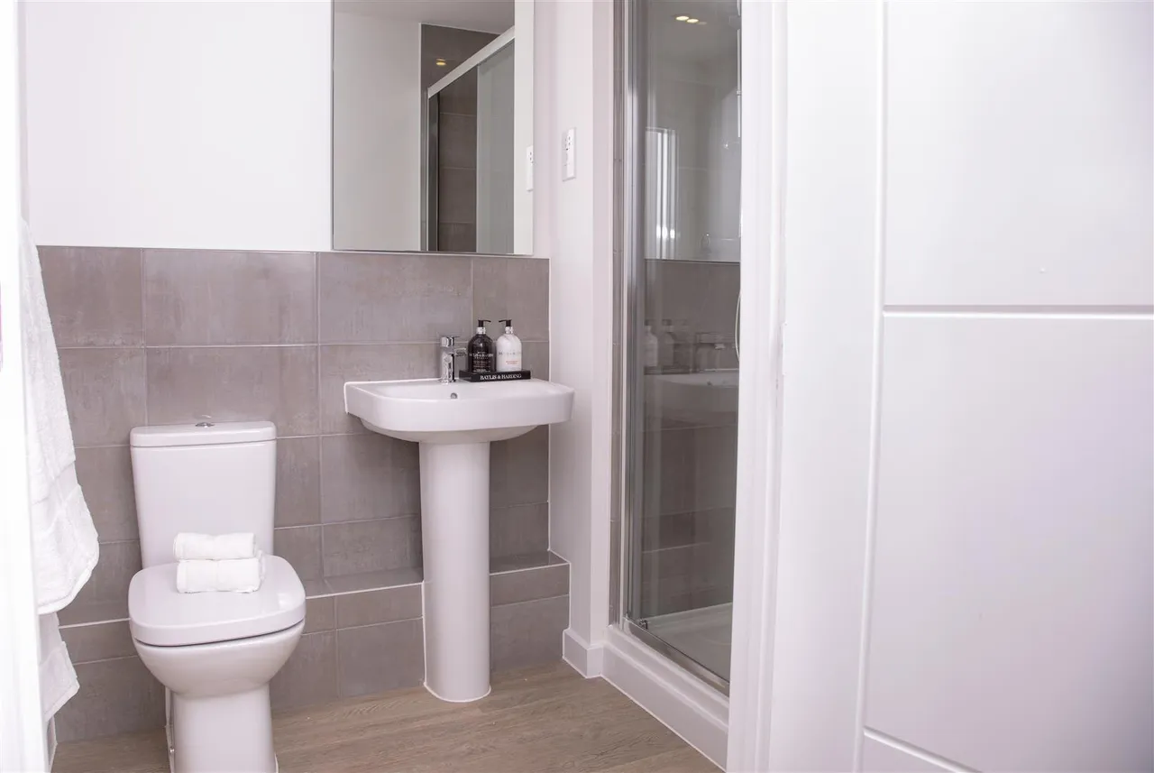 Nightingale Walk, Farnham, GU9, photo 6