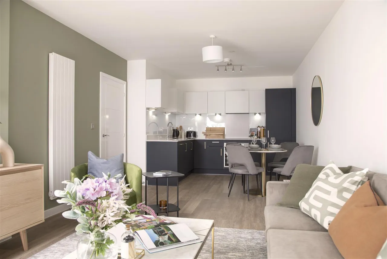 Nightingale Walk, Farnham, GU9, photo 2