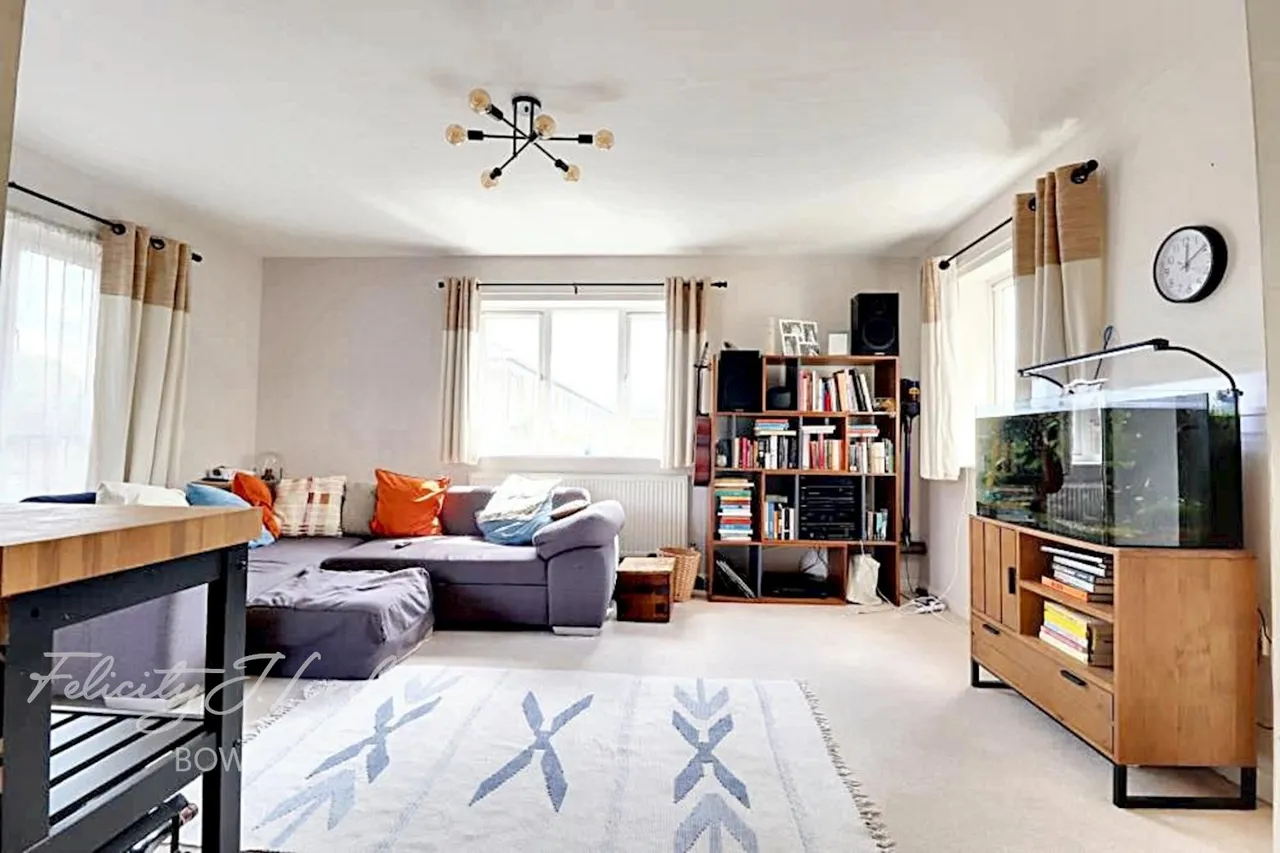 Belton Way, E3, photo 13