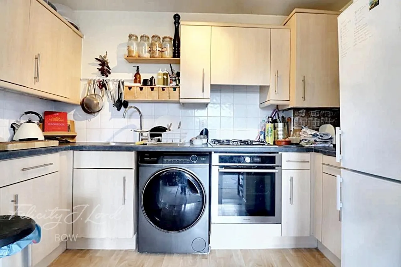 Belton Way, E3, photo 17
