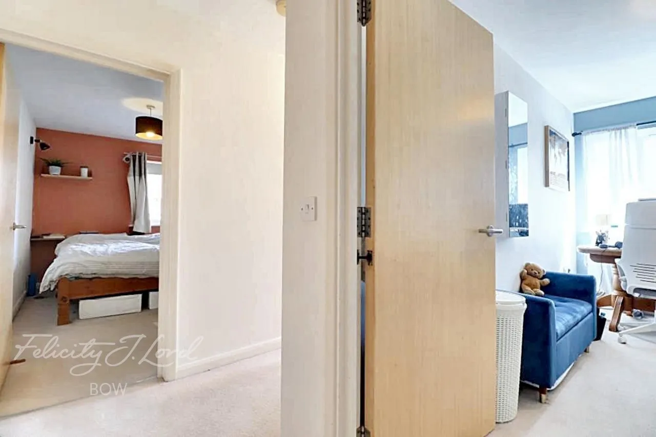 Belton Way, E3, photo 12