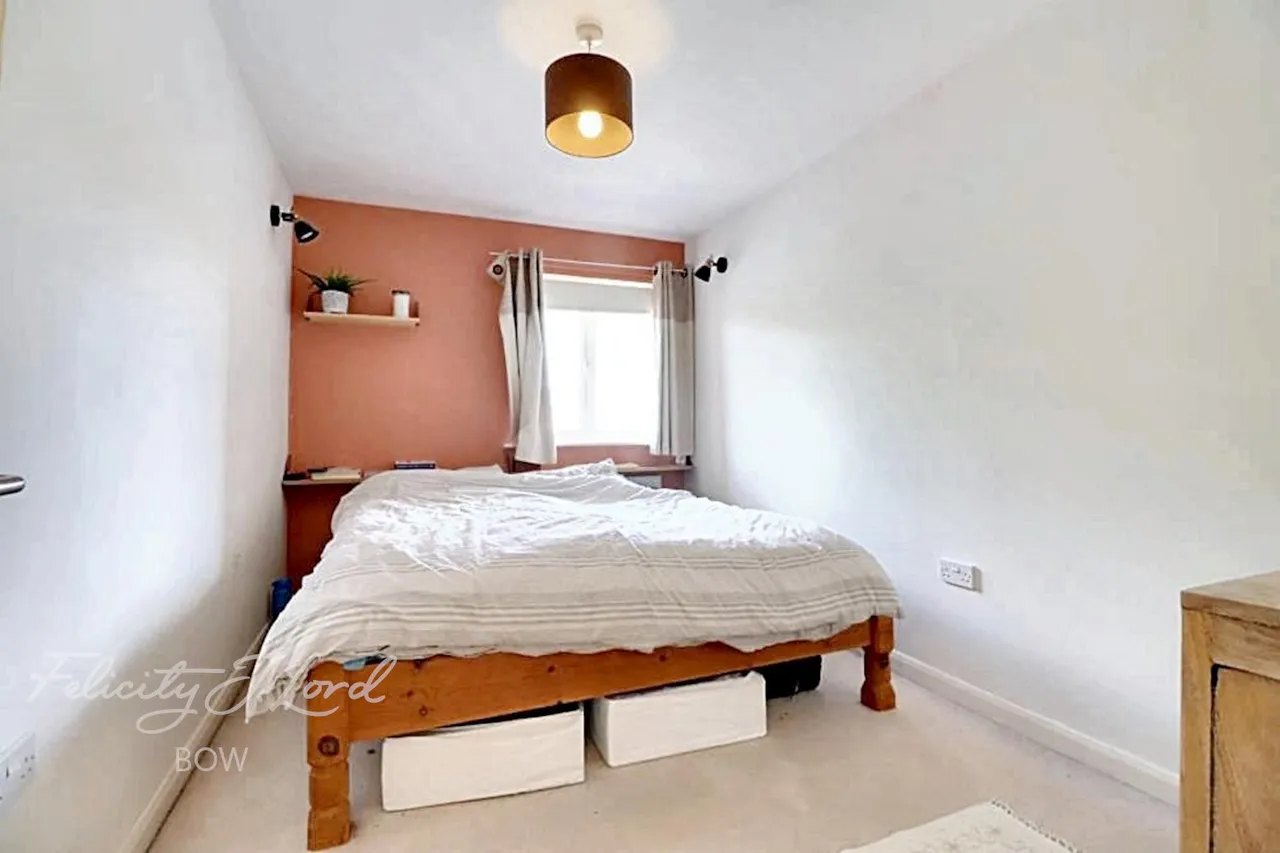 Belton Way, E3, photo 11