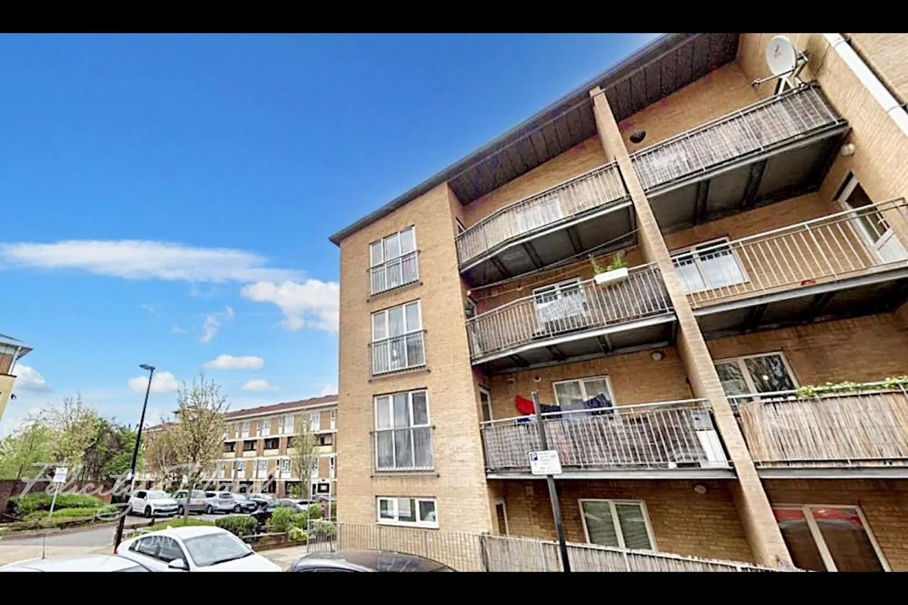 Belton Way, E3, photo 6