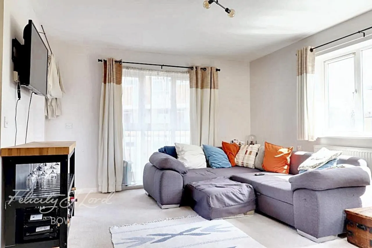 Belton Way, E3, photo 15