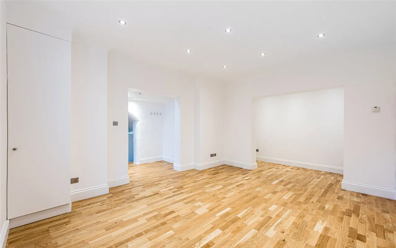 2 bed flat for sale — St Georges Drive, London, SW1V