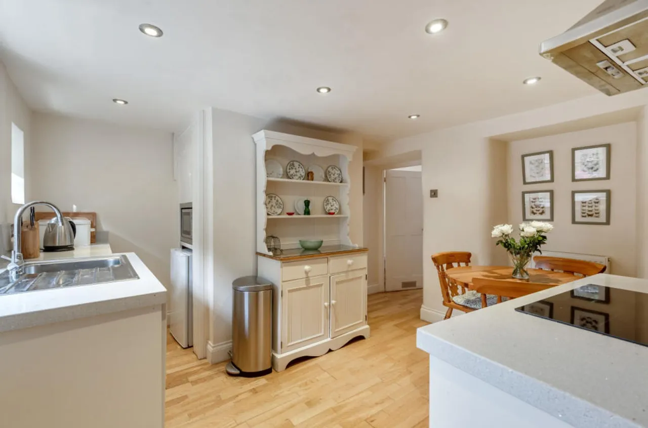 Elegant Grade II Listed Georgian Cott, photo 3