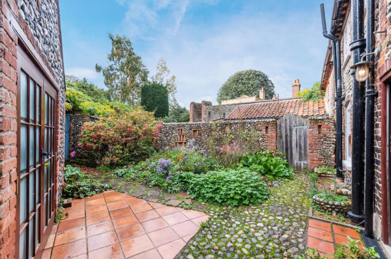 Elegant Grade II Listed Georgian Cott, photo 4