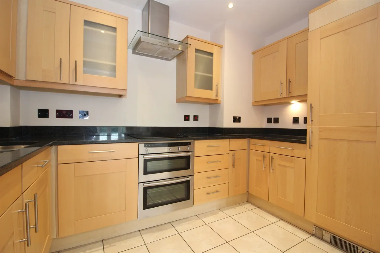 Shoppenhangers Road, Maidenhead, photo 2
