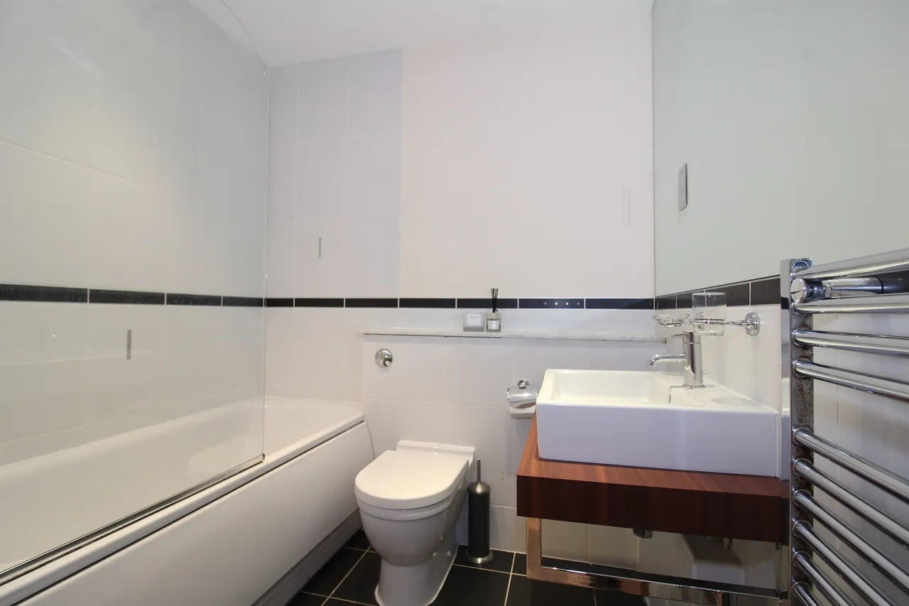 Shoppenhangers Road, Maidenhead, photo 6
