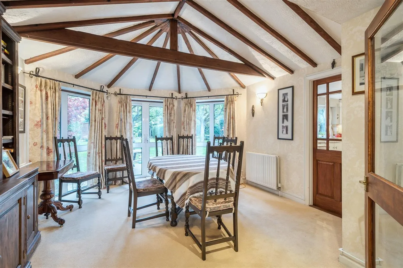 Gilhams Avenue, Banstead, SM7 1QR, photo 6
