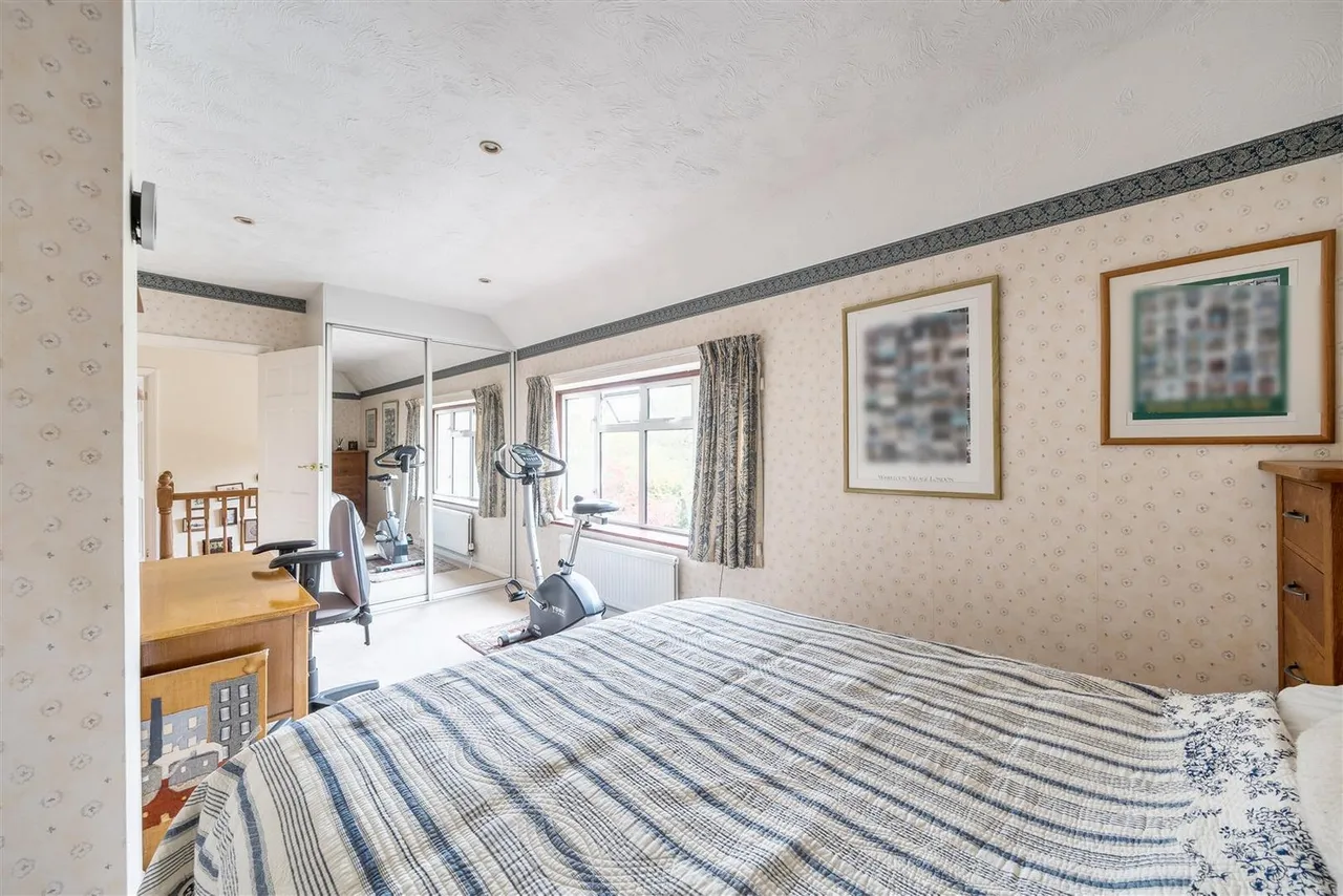 Gilhams Avenue, Banstead, SM7 1QR, photo 16