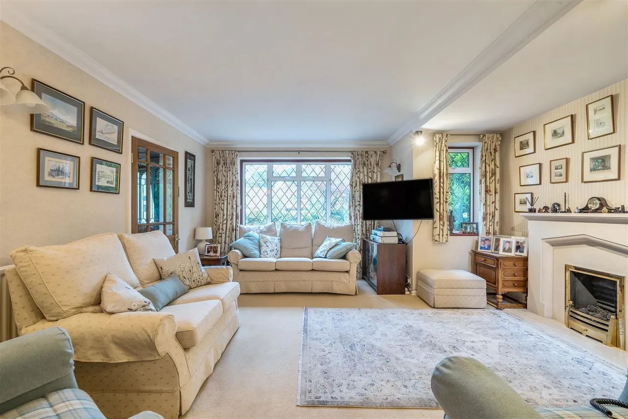 Gilhams Avenue, Banstead, SM7 1QR, photo 4