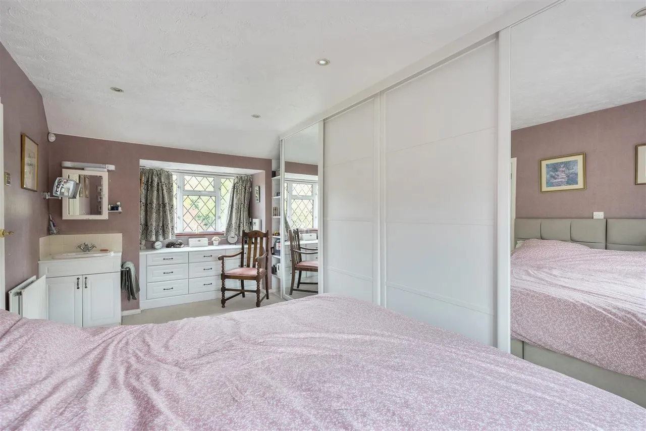 Gilhams Avenue, Banstead, SM7 1QR, photo 14