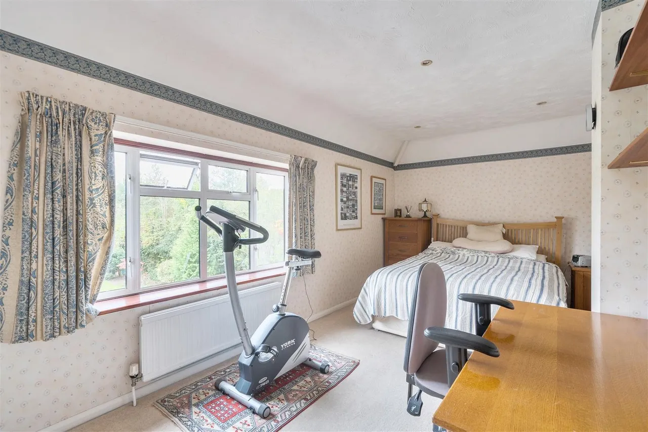 Gilhams Avenue, Banstead, SM7 1QR, photo 15