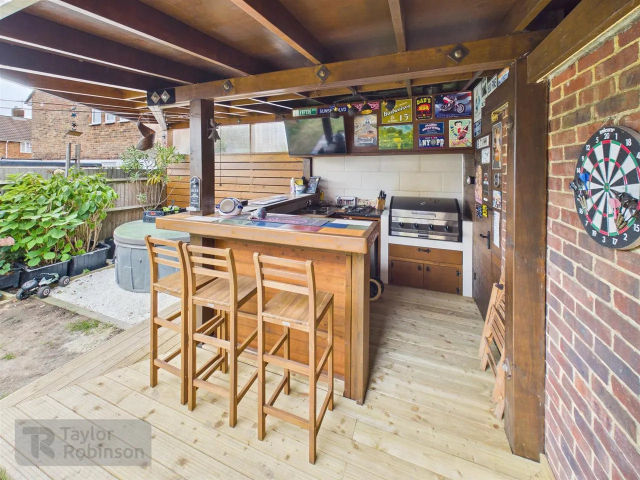 Furzefield, West Green, RH11, photo 8
