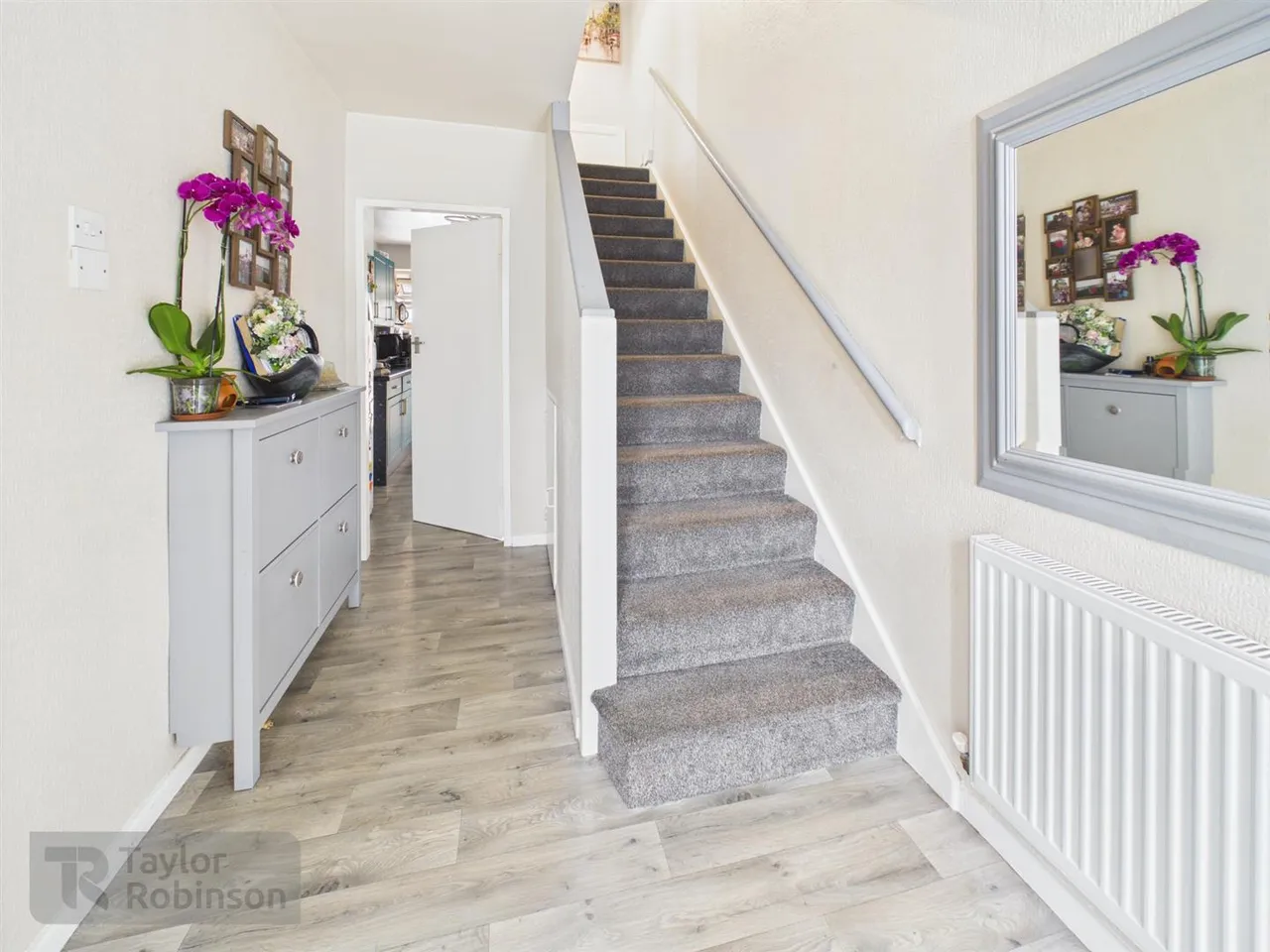 Furzefield, West Green, RH11, photo 10