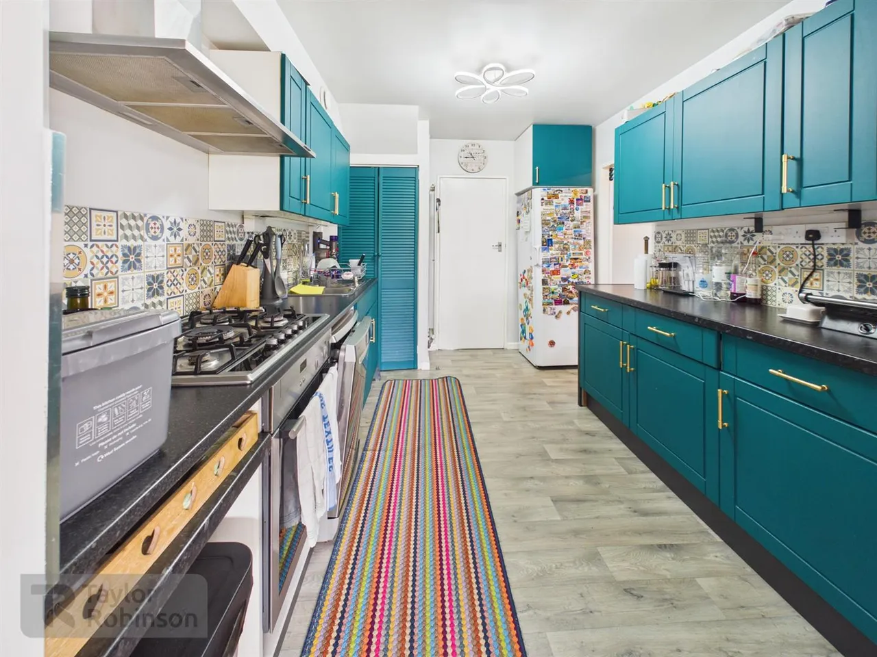 Furzefield, West Green, RH11, photo 4