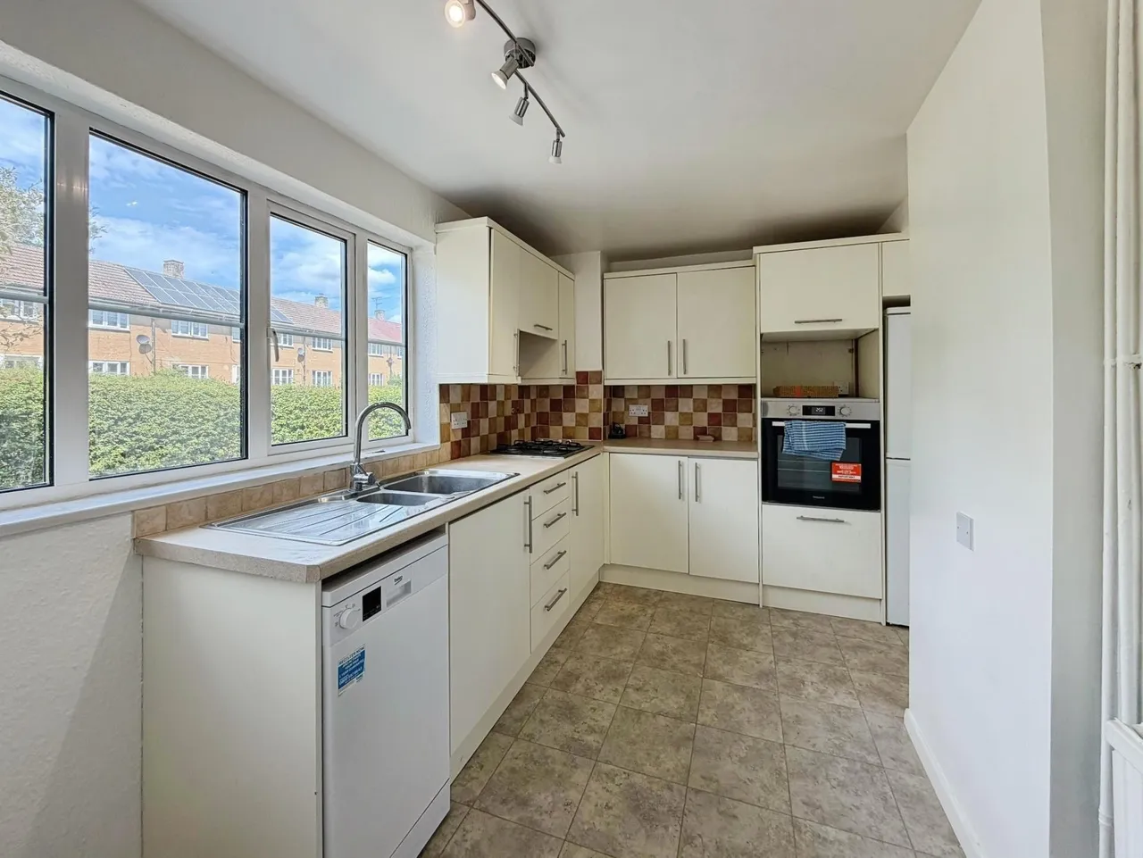 Whitethorn, Welwyn Garden City, AL7, photo 2