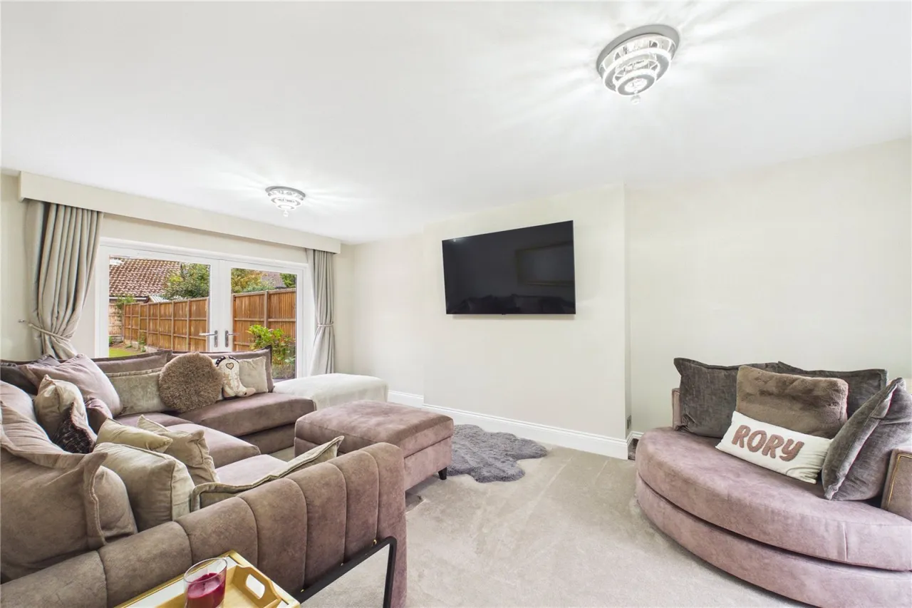 Whitedown Road, Tadley, RG26, photo 5