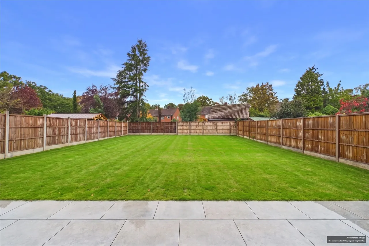 Whitedown Road, Tadley, RG26, photo 4