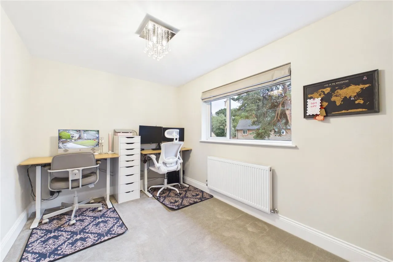 Whitedown Road, Tadley, RG26, photo 13
