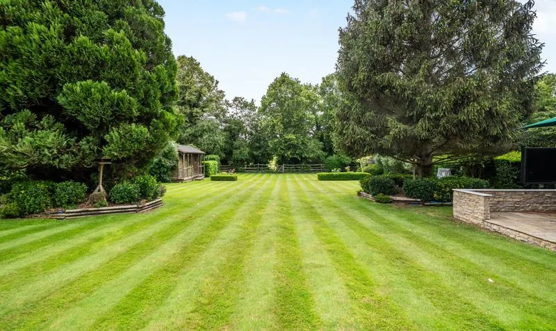 Golf Side, Cheam, SM2, photo 7