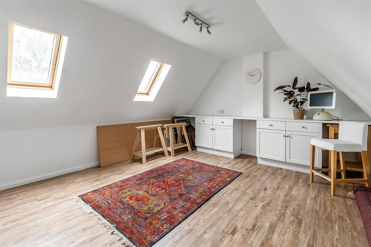 Sycamore Close, Fetcham, KT22, photo 18