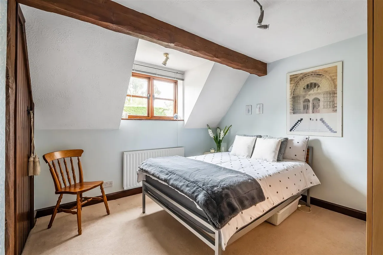 Sycamore Close, Fetcham, KT22, photo 16