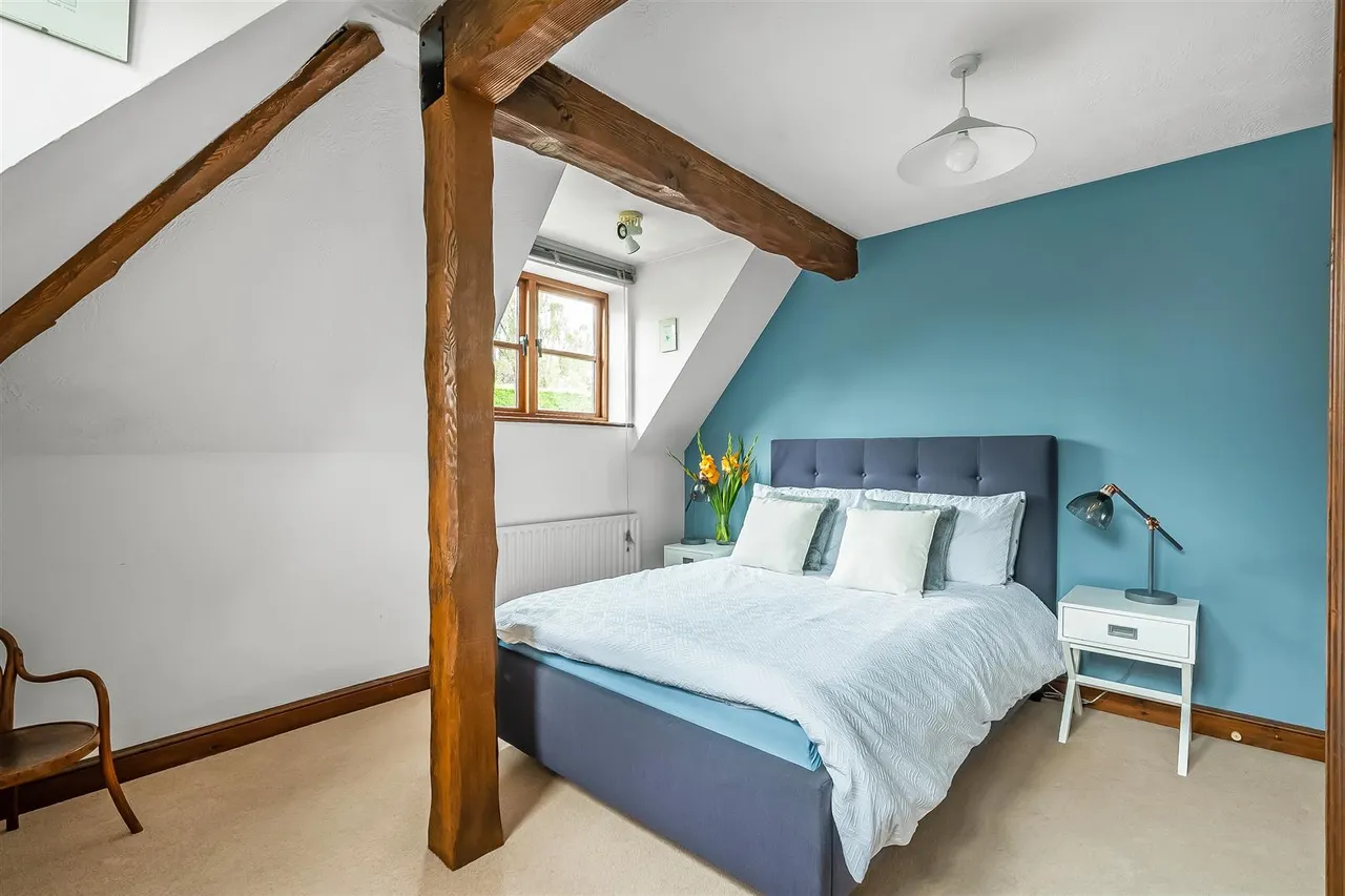 Sycamore Close, Fetcham, KT22, photo 17