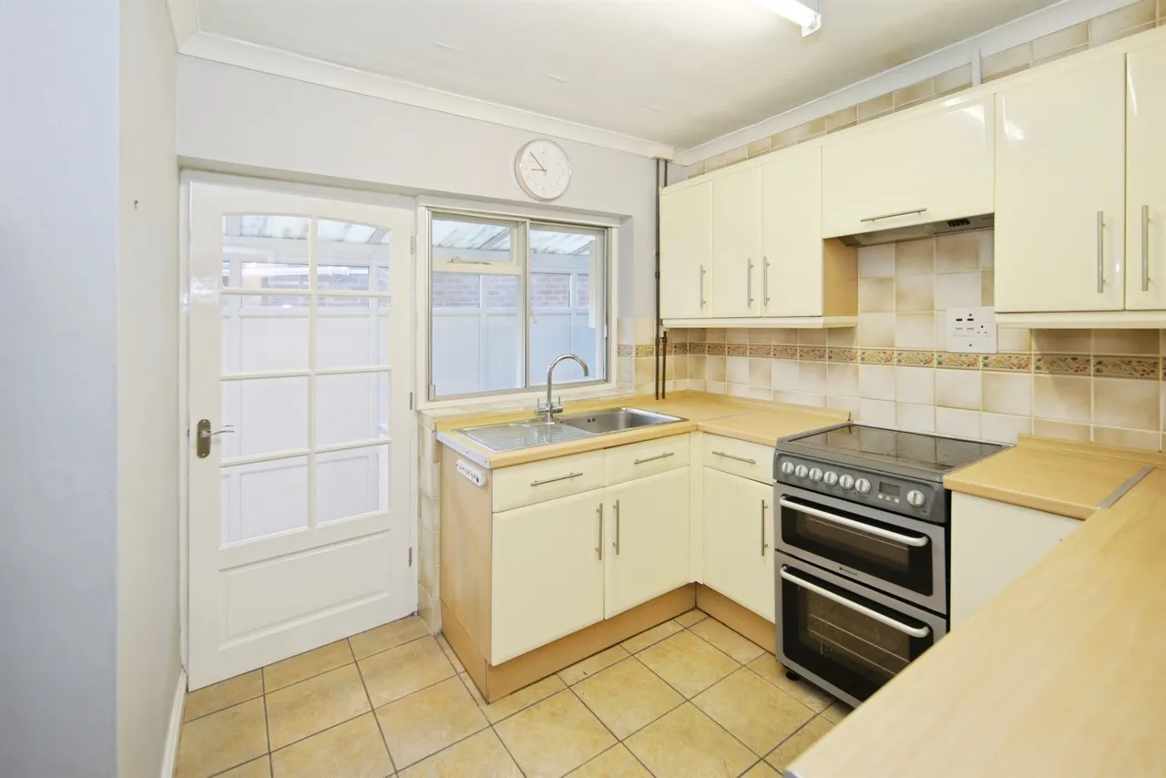 Blythe Avenue, Balsall Common, CV7, photo 5