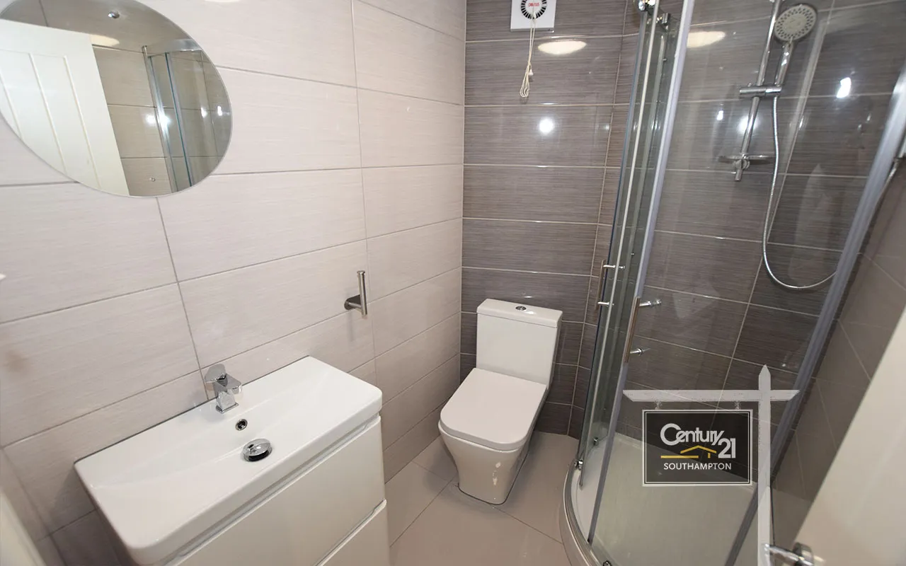 Canute Road, Southampton, SO14, photo 3